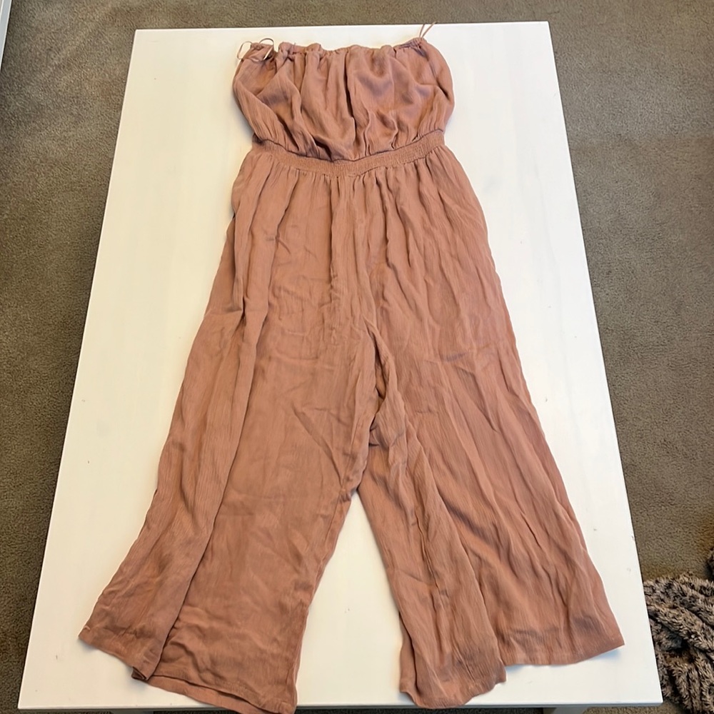 3/$15 🌺 NWT hem & thread strapless jumpsuit